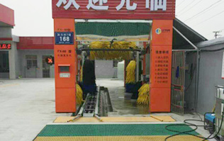 來中石化加油站點(diǎn)免費(fèi)體驗(yàn)林頓fx80系列隧道式電腦洗車機(jī)啦！